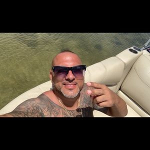 Meet your Posher, Frank